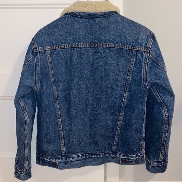 Levi's Ex-Boyfriend Sherpa-Lined Denim Trucker Jacket - Picture 5 of 9